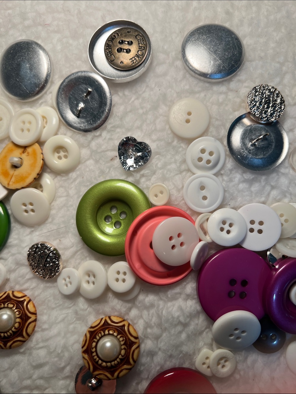 Mixed Color Sewing Button Lot - Picture 3 of 6